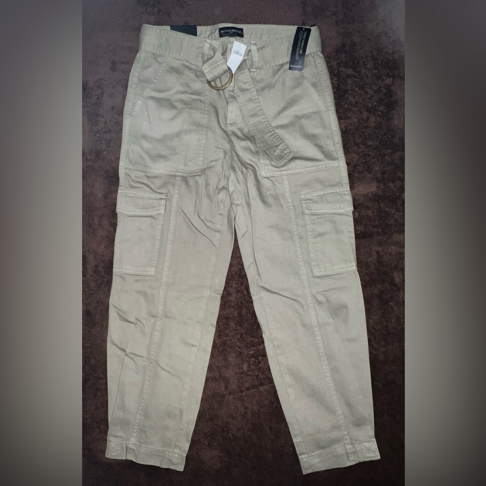 Women’s Banana Republic Cargo Pants
